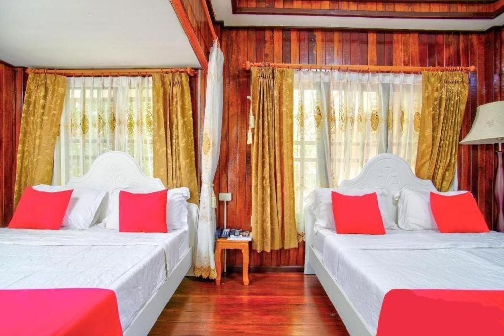 Thaiasia Goldensea Resort Ayutthaya Bagian luar foto