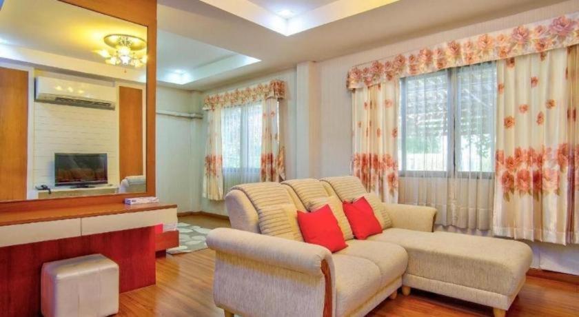 Thaiasia Goldensea Resort Ayutthaya Bagian luar foto